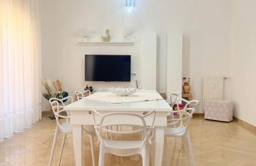 Home Sisters - Photo 2