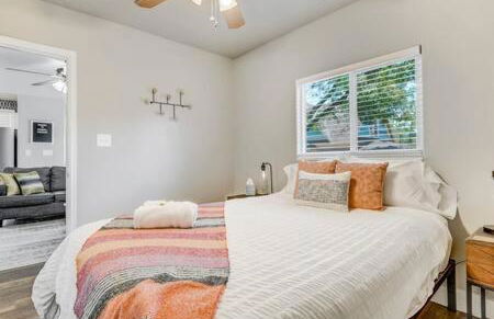 Vibrant Watermelon - Hot Tub, BBQ-Grill, King-Bed, Backyard, Parking - Foto 17