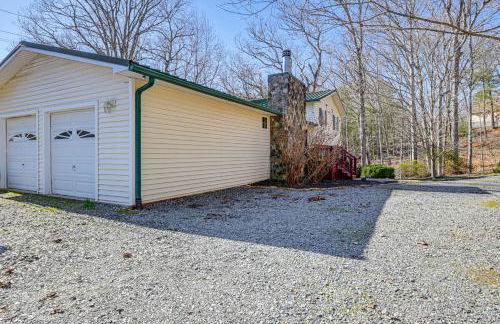 Lakefront Cabin Retreat with Dock in Robbinsville! - Foto 34