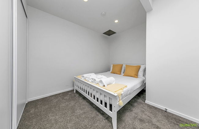 Balcony+Parking 3BR Gem Near Arena | Zodiak Stays - Foto 6