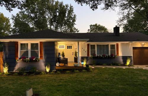 Modern Luxe 3B2B - Hot Tub - Game Room - EV Charger - Walk to Downtown LS - Foto 29