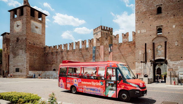 Verona Sightseeing Bus - Photo 2, Ride past the medieval towers of Castelvecchio in style