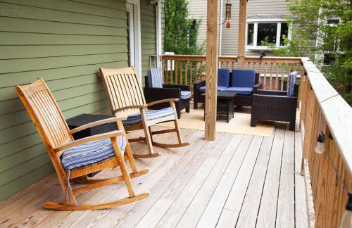 Lakeview on Main Pool Fire Pit and Walkable - Foto 33