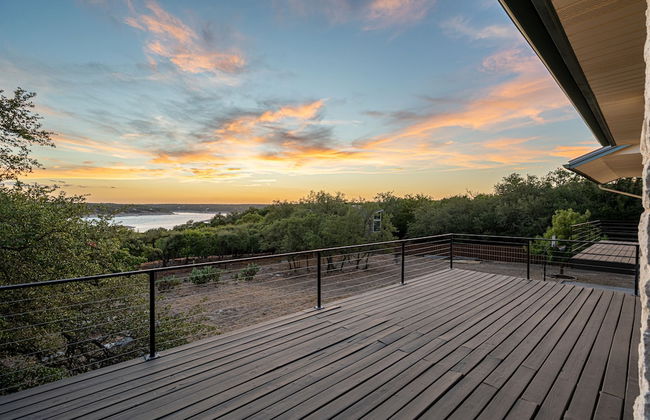 Lavish Lake Getaway - Foto 1