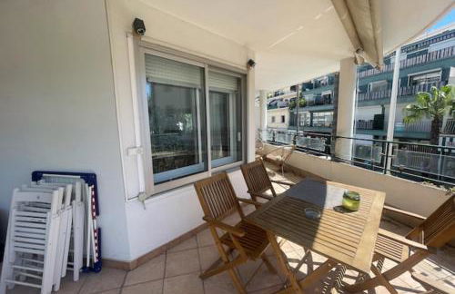 Facing the sea 2 steps from the beaches - Photo 24