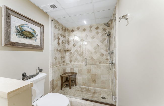 Stunning 2/2 Designer Condo w Coastal Appeal Right on the Gulf! - Foto 21