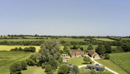 Nunney Lodge - Photo 2