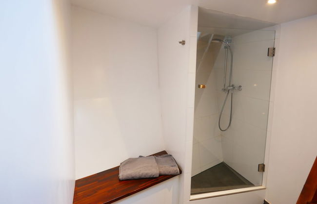 Boathotel Rotterdam Wilhelmina - Photo 9