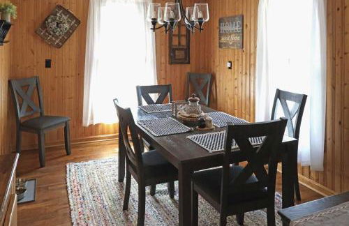 Mountain Cabin w Hot Tub Deck Grill & Fire Pit - Foto 14