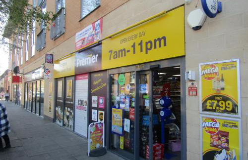 Progressive House 5 Bedrooms Inc Study with Sofabed, Garden, Smart TV in Every Bedroom FREE Parking - Foto 75