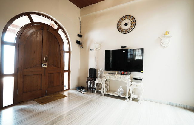 Clifton Villa - Photo 3