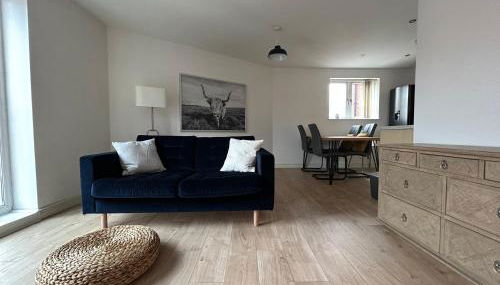 Stafford 2 Bedroom Apartment in Prime Location with Secure Parking - Foto 2
