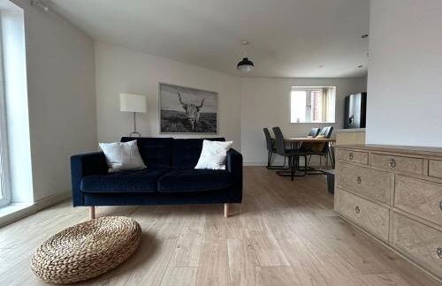 Stafford 2 Bedroom Apartment in Prime Location with Secure Parking - Foto 2