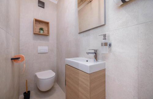 Villa Melary with Pool and Jacuzzi - Photo 16