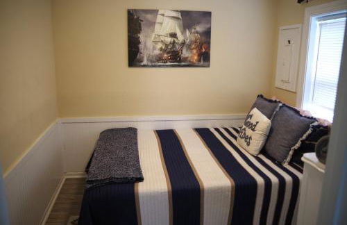 Dock House, Close to Camp Lejeune, water access, DOCK, king bed - Foto 39