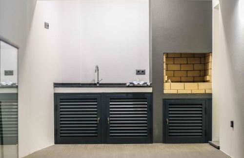 A&M House II Luxury Holidays Home - Photo 20