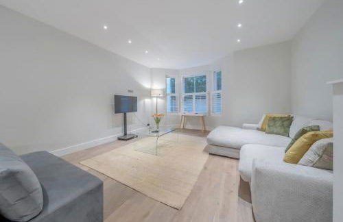 Stylish 3-floor 3bed home with garden near river - Foto 28