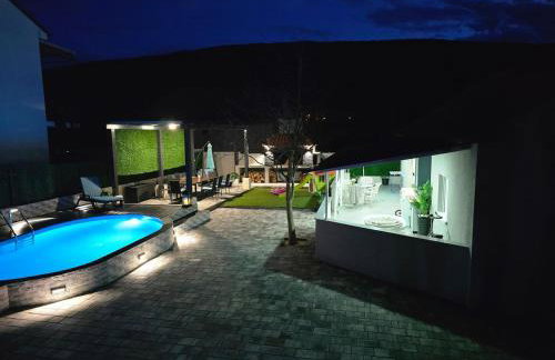 Grey House with heated pool Kričke Drniš - Foto 26