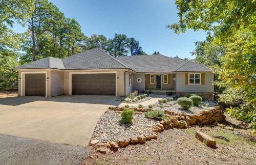 Luxury Lakefront Retreat with Deck and Patio! - Foto 41