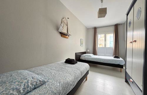 Embruns maison spacieuse rénovée 5 ch 3 sdb 2 WC belle terrasse aménagée barbecue à 250 m de la plage en plein centre d' Arromanches au coeur des plages du débarquement, proximité de Bayeux - Foto 38