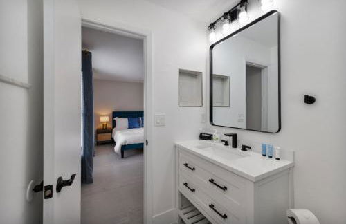 Downtown Home with Basketball, Firepit and Just 20 Miles to Disney - Foto 15