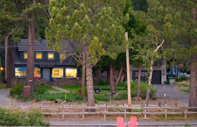 West Shore Lake House by Avantstay Ski Cabin w/ Backyard Sledding Hill! - Photo 58