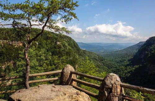 Sunrise, Mountain & Farm View - Heated Tub or Pool - Foto 32