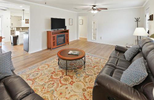 Adorable Southside ATM Cottage with Bikes, Pets OK - Photo 22