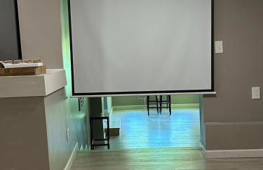 King Bed Creekfront Retreat in Jacksonville - Photo 15