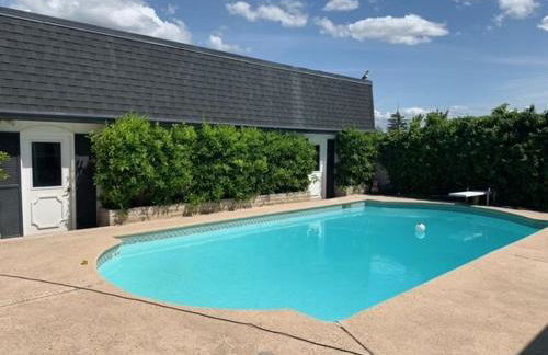 Massive 4 Bedroom House with Pool - Foto 1