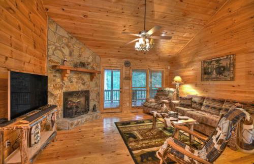 Ole Bear Paw Cabin - Cherry Log GA - Cozy Retreat, Stunning Views, Hot Tub, Outdoor Fire Pit, Porch Swing - Foto 8