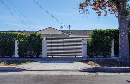 New 5 bed w/hot tub close to Universal sleeps 12 - Foto 3