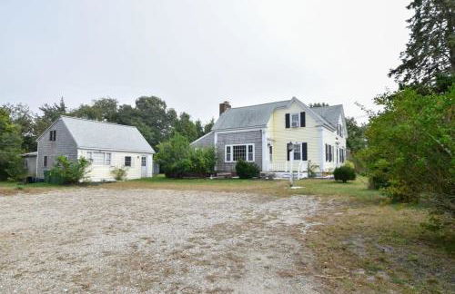 Antique Dennis getaway with firepit & EV charger Dog friendly - Foto 37