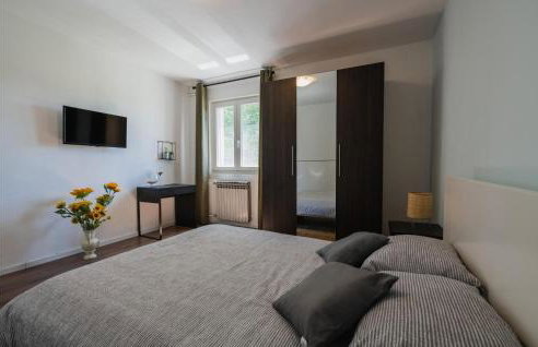 6 Bedroom Beautiful Home In Nedescina - Foto 32