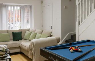 Bright 4BR Pets OK Driveway Sleeps 9 - Foto 7