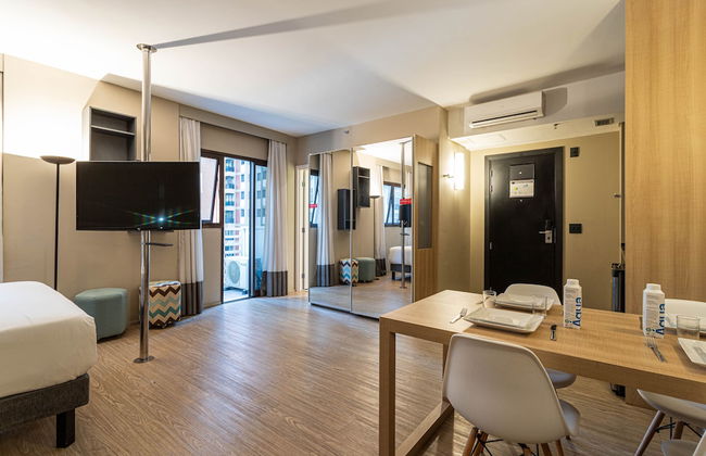 Charlie Alphaville - Foto 5