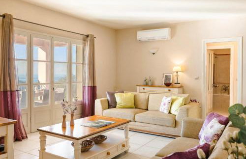 Nikolas by Vintage Travel - Photo 15