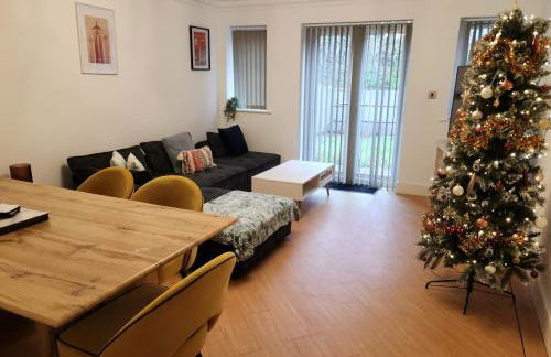 Emirates House, Luxe 5 Bed, with King sized Beds, next to Aiport & NEC, JLR 5 mins - Foto 30
