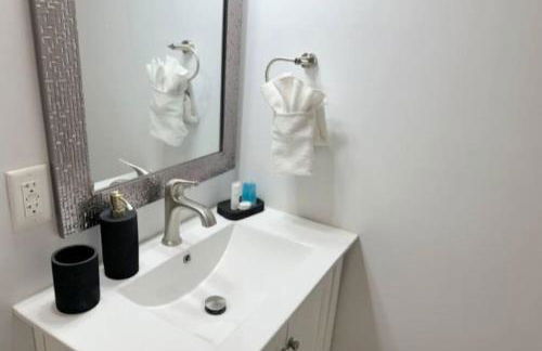 Modern 4BR Columbia Heights Gem Walk 2 Metro & Shops - Foto 32