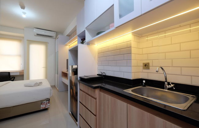 Cozy Living And Homey Studio Transpark Cibubur Apartment - Foto 19