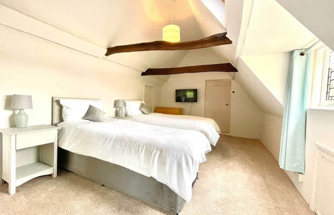 Walnut Tree House - Photo 7