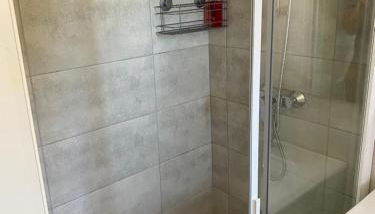 Appartement 2 pièces dans une résidence hôtelière Les Hameaux de Saint-Cyprien - Foto 3, Shower