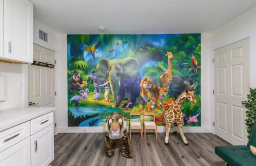 Spacious Disneyland 5 Bedroom 4 Bath House with Game Room - Photo 27