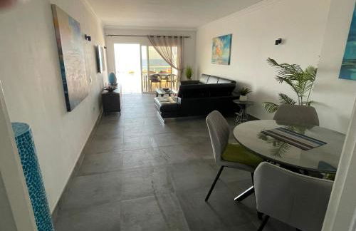 Stunning 2 bedroom apartment with full view of the sea and marina , full sun - Foto 21