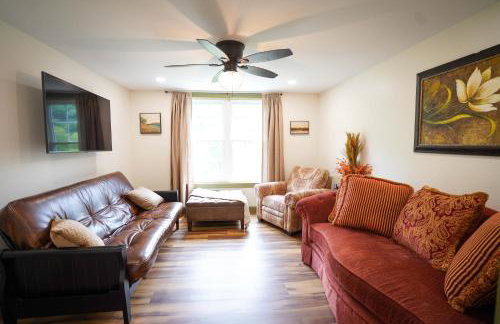 Historic Sears River Home (Main Level) on 10 Acres - Foto 48