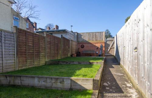 Vibrant 2 Bed, 2 Bath Home, Just Minutes to Town! - Foto 41