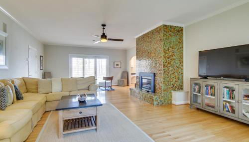 Waterfront Cambridge Gem with Hot Tub, Pool and Dock! - Foto 3