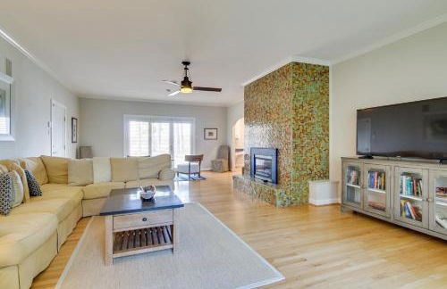 Waterfront Cambridge Gem with Hot Tub, Pool and Dock! - Foto 3