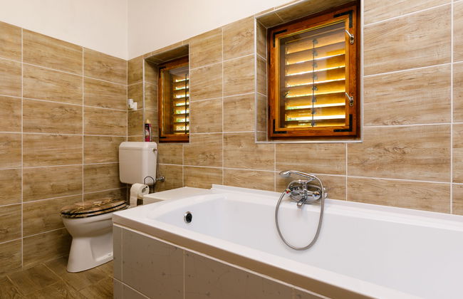 2 bedroom Apartment in Fonyód with garden and terrace - Photo 9