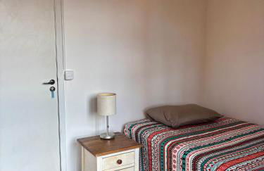 Casa dos Pássaros na areia a 20m da Praia da Baleia com 3 suítes e 1 dorm com ar condicionado, wifi, smart tv, cozinha completa e churrasqueira - Foto 34